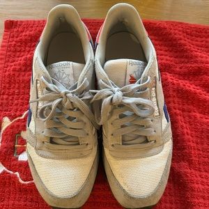 Classic Reebok sneakers in good condition!